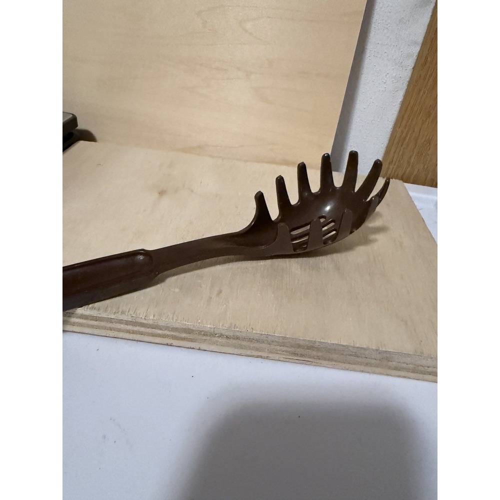 EKCO Vintage nylon spaghetti server Brown